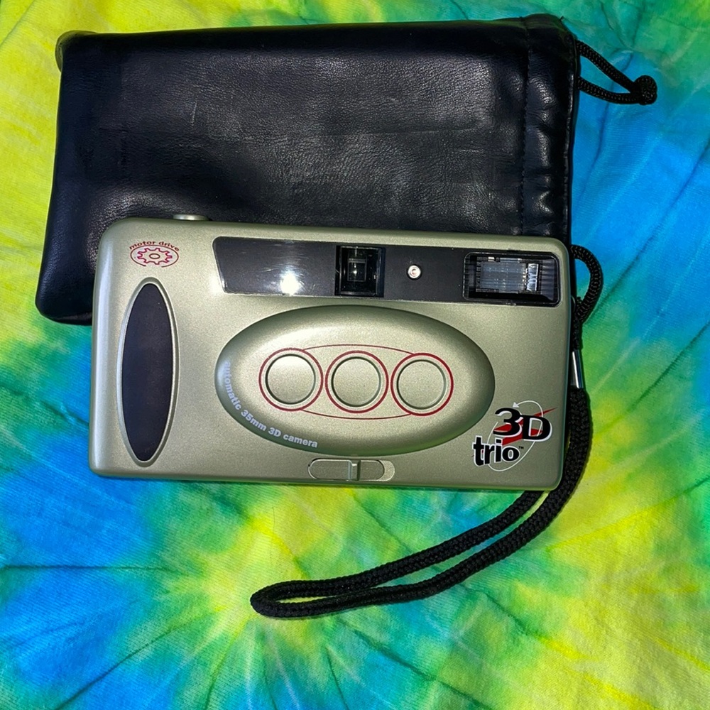 3D trio camera with black case